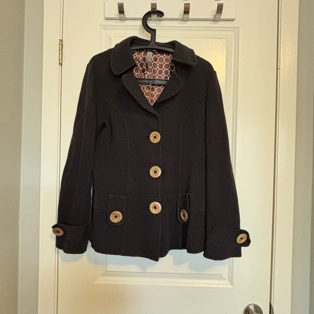 Women's Stylish Black Button-Up Jacket